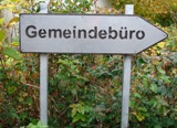 Schild Gemeindebüro